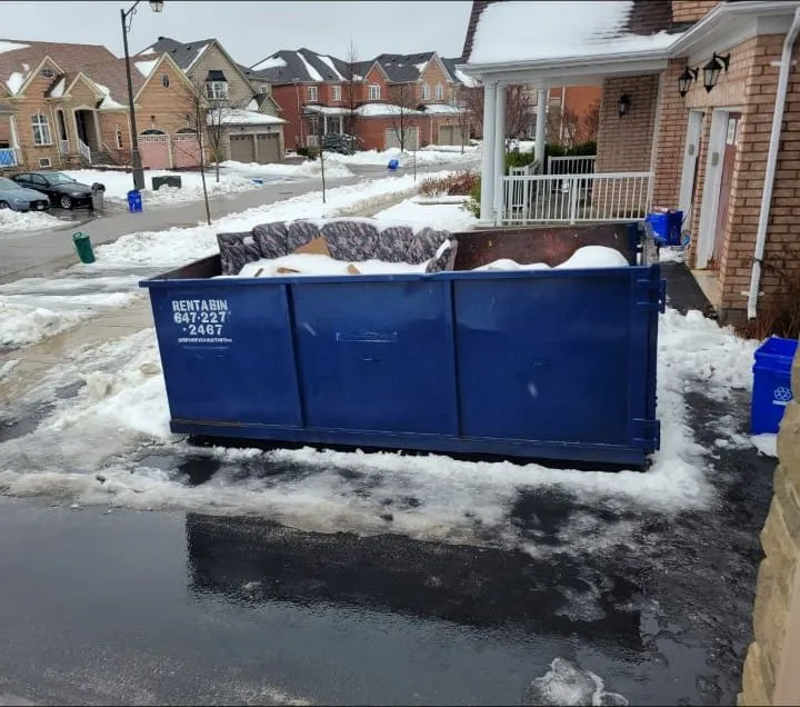 Proper Disposal of Old Furniture: A Frustrating Necessity